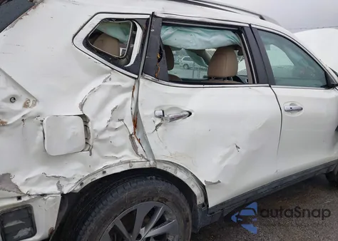 2016 Nissan Rogue Sl z USA, uszkodzony, nr VIN 5N1AT2MV5GC917033